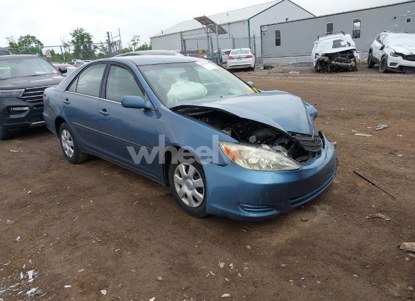 2003 Toyota Camry LE (VIN 4T1BE32K23U769831) main photo
