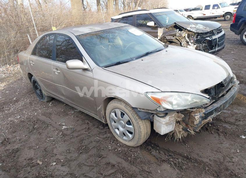 2003 Toyota Camry LE (VIN 4T1BE32K23U774947) main photo