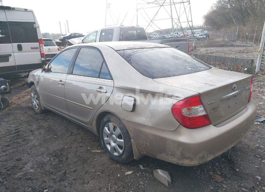 Photo 3 of 2003 Toyota Camry LE (VIN 4T1BE32K23U774947)