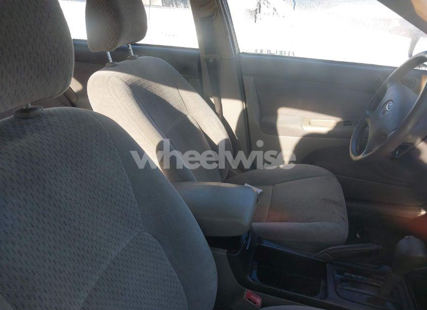 Photo 5 of 2003 Toyota Camry LE (VIN 4T1BE32K23U785060)