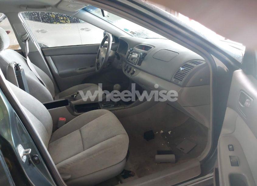 Photo 5 of 2004 Toyota Camry LE/SE/STD/XLE (VIN 4T1BE32K24U312874)