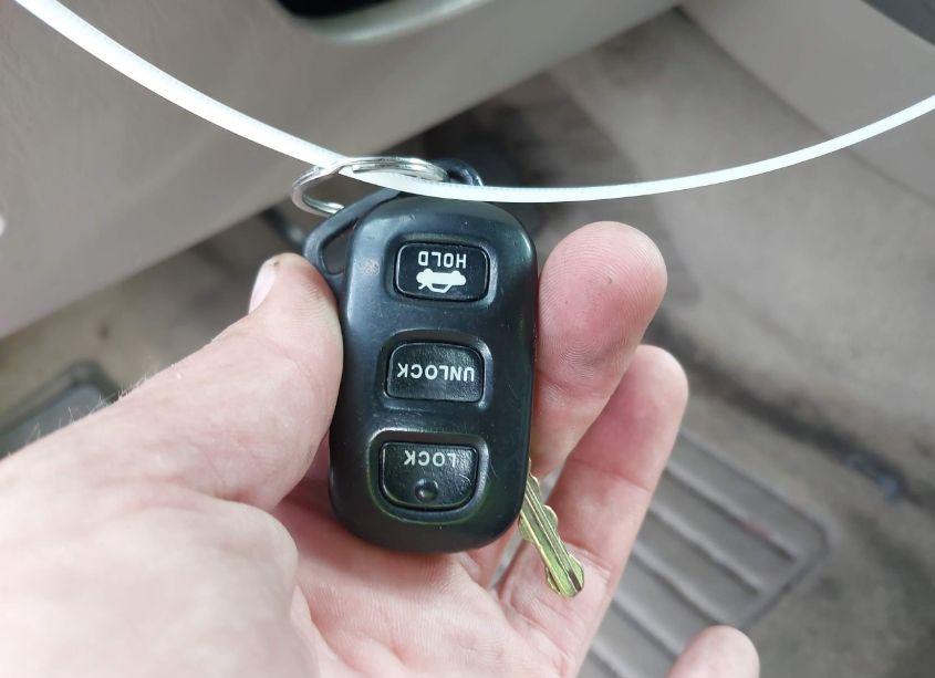 Photo 11 of 2004 Toyota Camry SE (VIN 4T1BE32K24U358625)