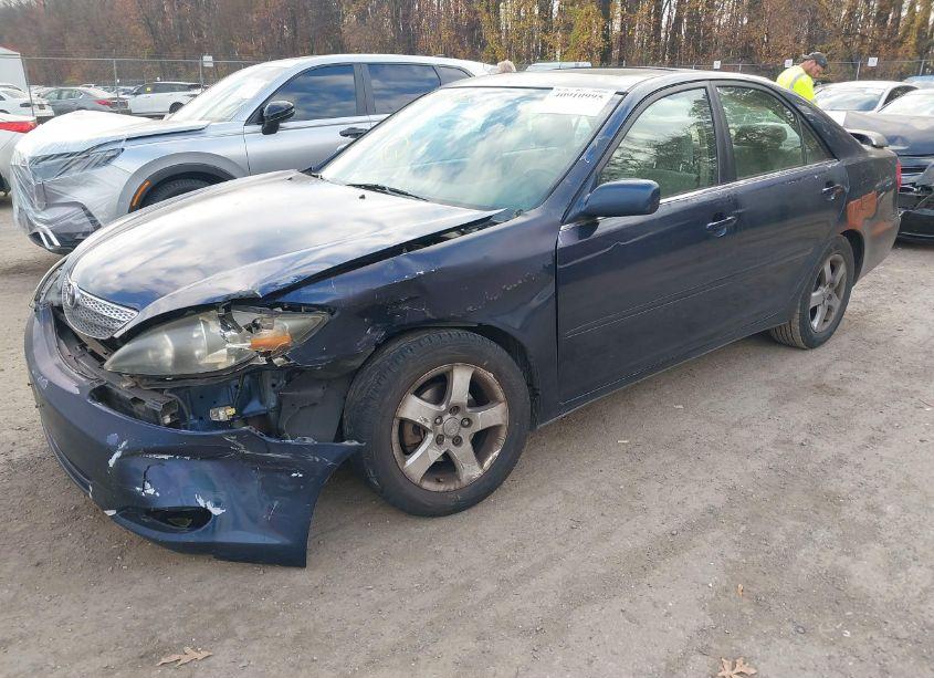 Photo 2 of 2004 Toyota Camry SE (VIN 4T1BE32K24U358625)