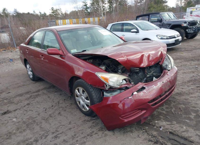 2004 Toyota Camry LE (VIN 4T1BE32K24U358964) main photo