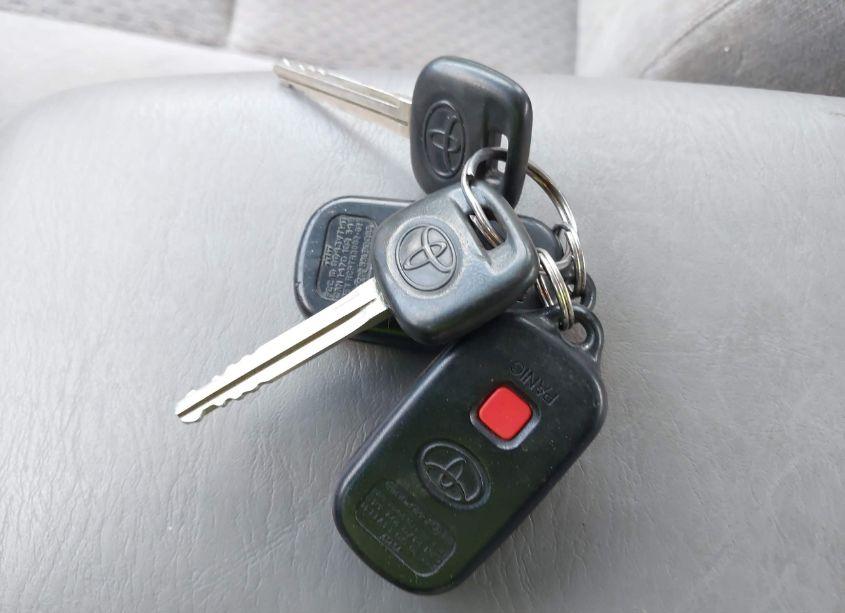 Photo 11 of 2004 Toyota Camry LE (VIN 4T1BE32K24U358964)