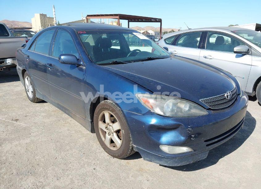 2004 Toyota Camry SE (VIN 4T1BE32K24U374985) main photo