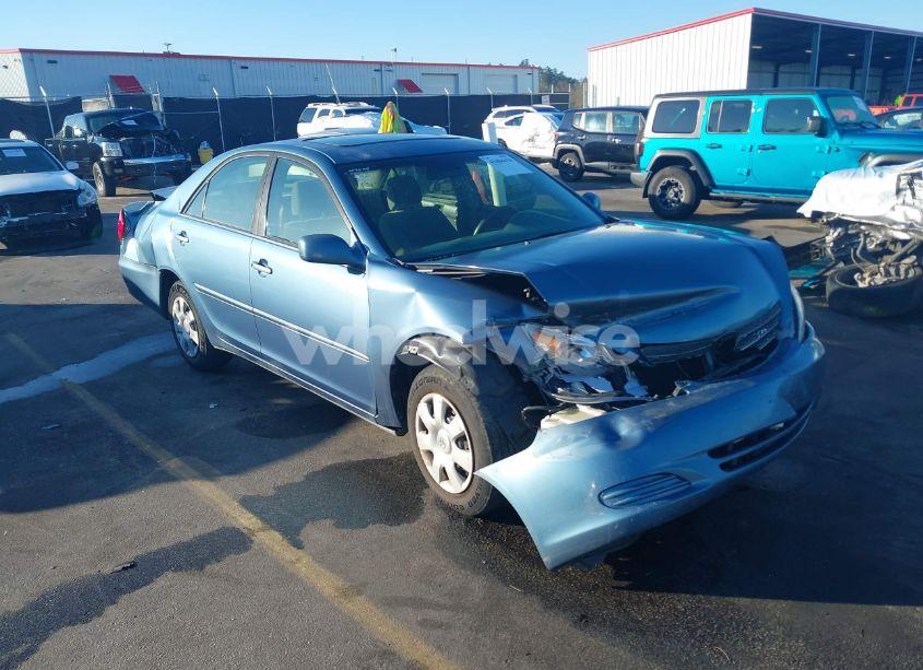 2004 Toyota Camry LE (VIN 4T1BE32K24U788817) main photo