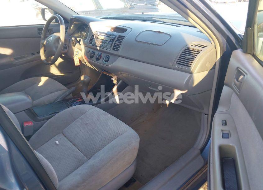 Photo 5 of 2004 Toyota Camry LE (VIN 4T1BE32K24U788817)