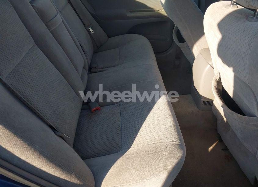 Photo 8 of 2004 Toyota Camry LE (VIN 4T1BE32K24U788817)