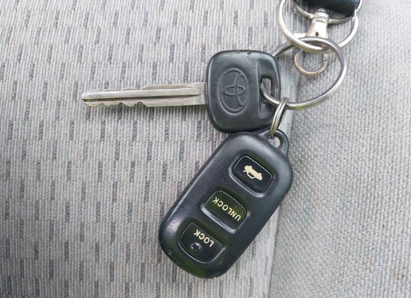 Photo 11 of 2004 Toyota Camry LE (VIN 4T1BE32K24U791314)