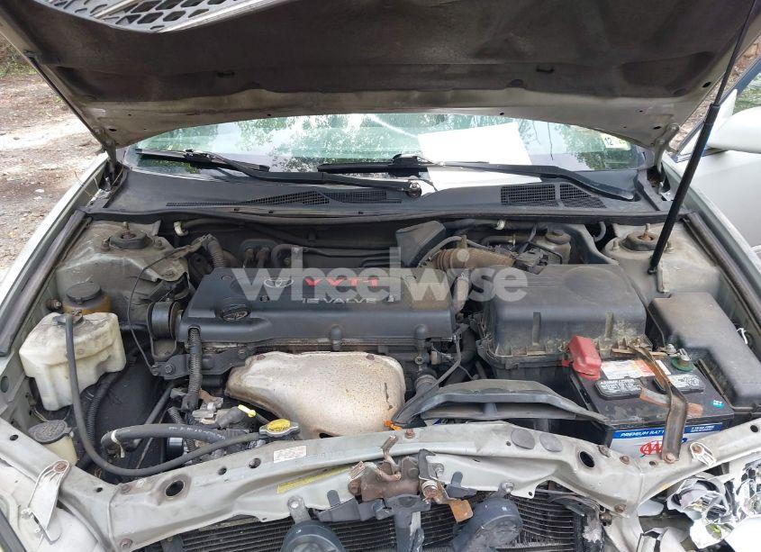 Photo 10 of 2004 Toyota Camry LE/SE/STD/XLE (VIN 4T1BE32K24U811061)