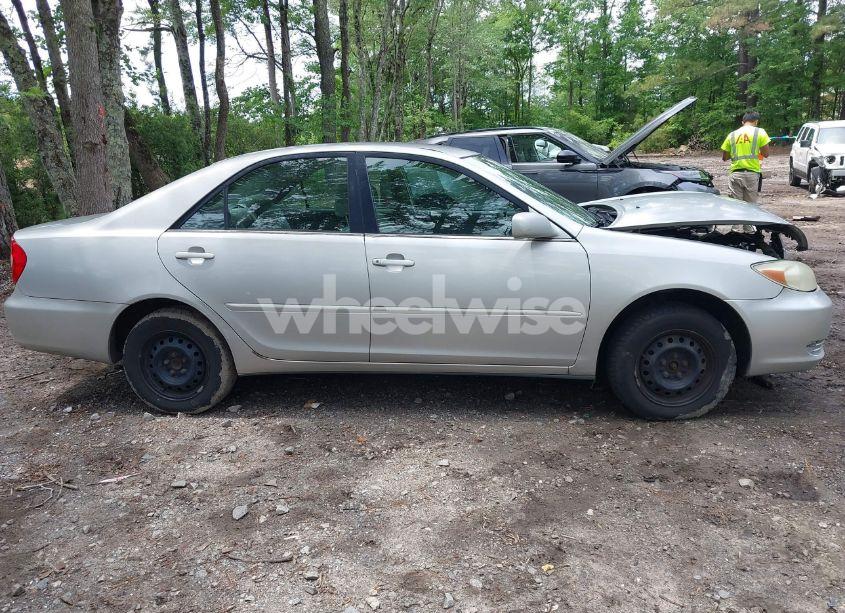 Photo 12 of 2004 Toyota Camry LE/SE/STD/XLE (VIN 4T1BE32K24U811061)