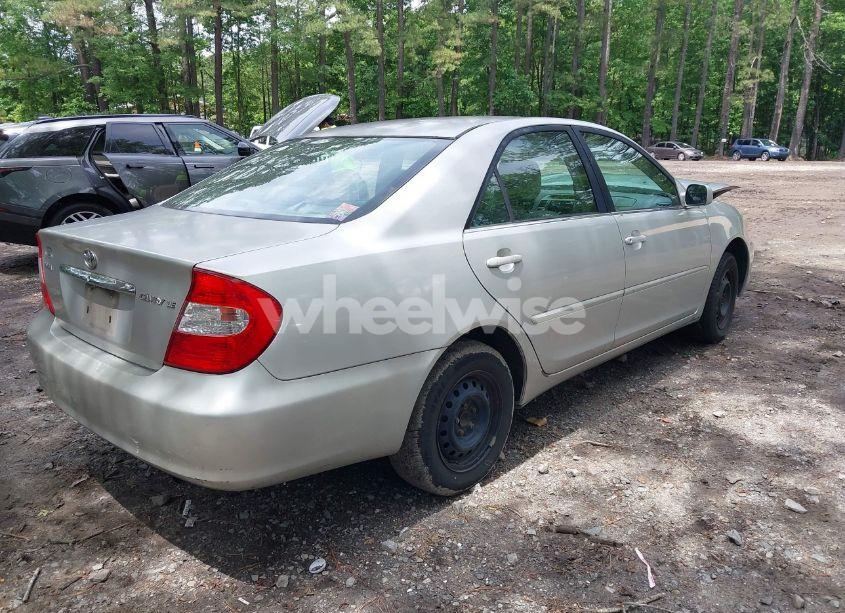 Photo 4 of 2004 Toyota Camry LE/SE/STD/XLE (VIN 4T1BE32K24U811061)