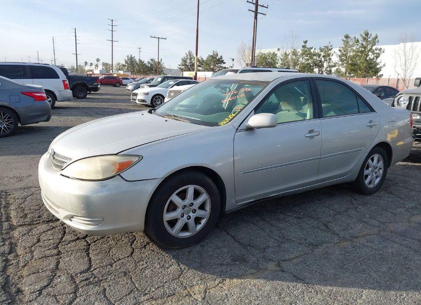 Photo 2 of 2004 Toyota Camry XLE (VIN 4T1BE32K24U823503)