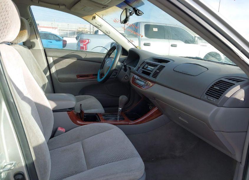 Photo 5 of 2004 Toyota Camry XLE (VIN 4T1BE32K24U823503)
