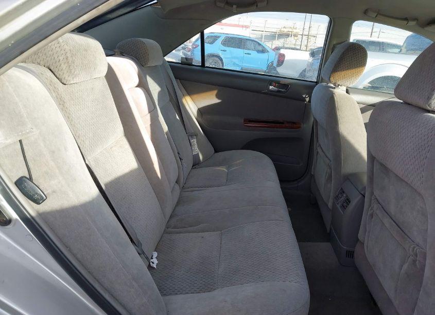 Photo 8 of 2004 Toyota Camry XLE (VIN 4T1BE32K24U823503)