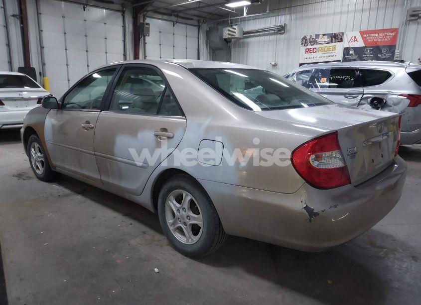 Photo 3 of 2004 Toyota Camry LE (VIN 4T1BE32K24U852256)