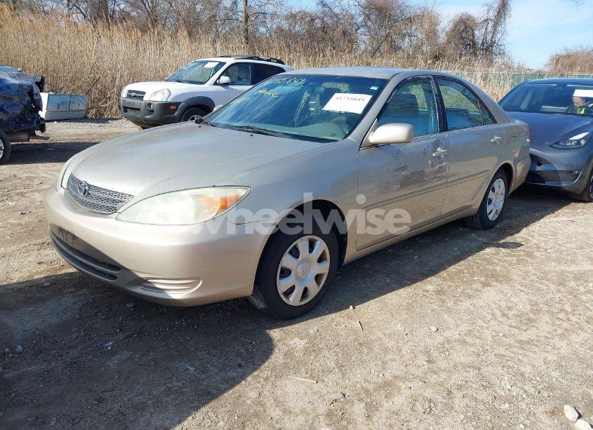 Photo 2 of 2004 Toyota Camry LE (VIN 4T1BE32K24U865394)