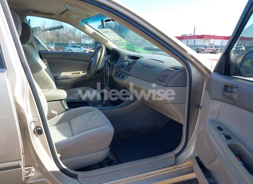 Photo 5 of 2004 Toyota Camry LE (VIN 4T1BE32K24U865394)