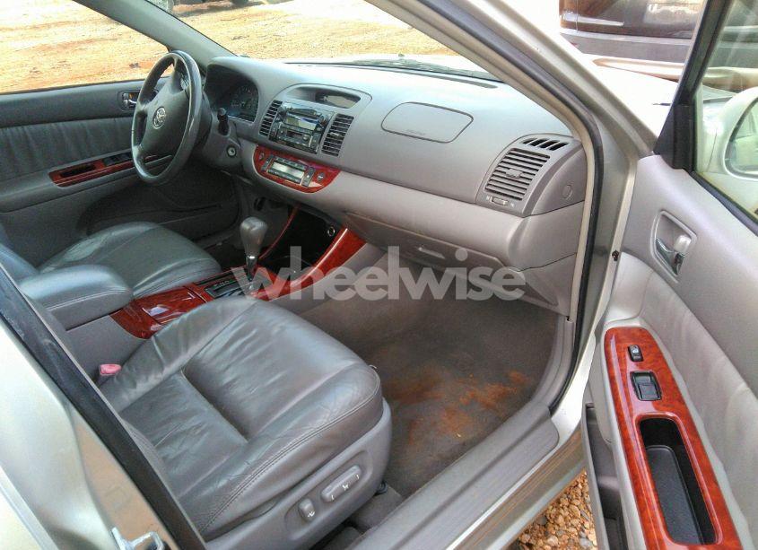 Photo 5 of 2004 Toyota Camry XLE (VIN 4T1BE32K24U886049)