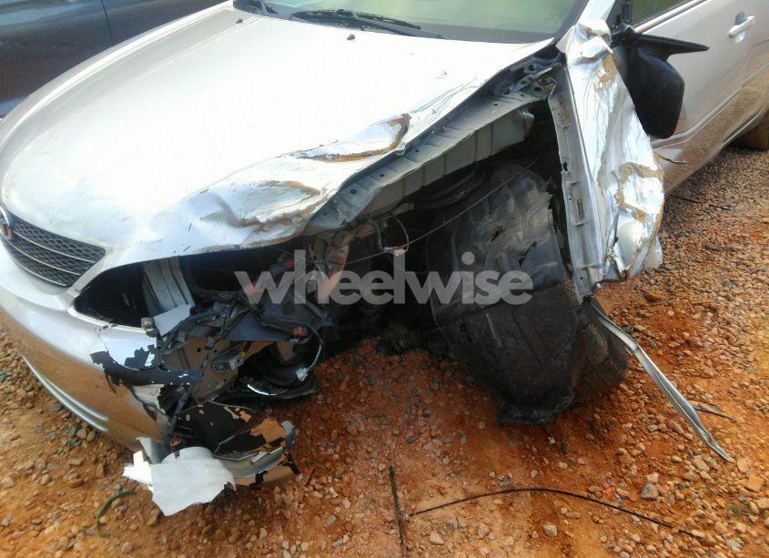 Photo 6 of 2004 Toyota Camry XLE (VIN 4T1BE32K24U886049)