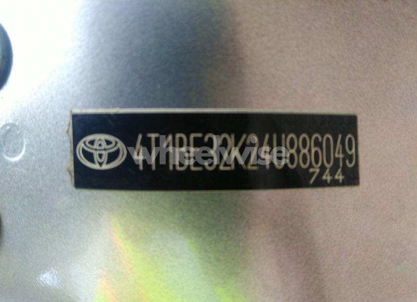 Photo 9 of 2004 Toyota Camry XLE (VIN 4T1BE32K24U886049)