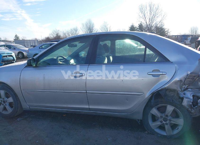 Photo 14 of 2004 Toyota Camry LE (VIN 4T1BE32K24U925027)