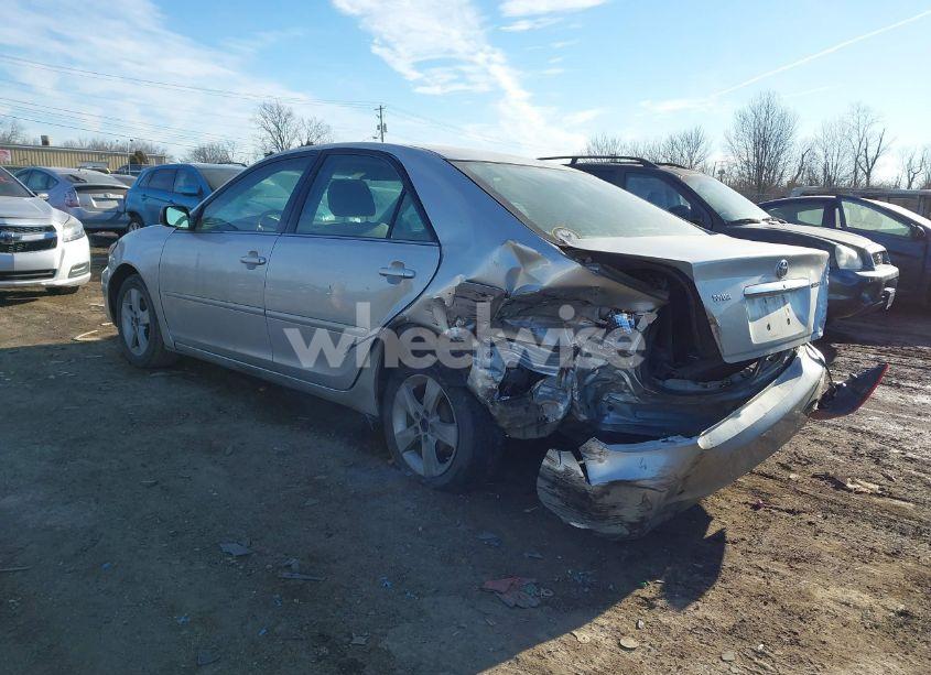 Photo 3 of 2004 Toyota Camry LE (VIN 4T1BE32K24U925027)