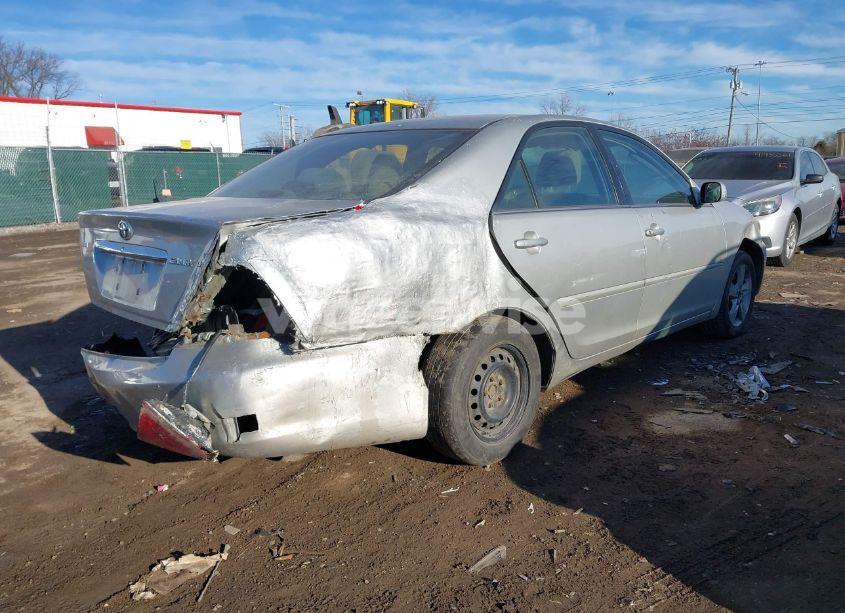 Photo 4 of 2004 Toyota Camry LE (VIN 4T1BE32K24U925027)