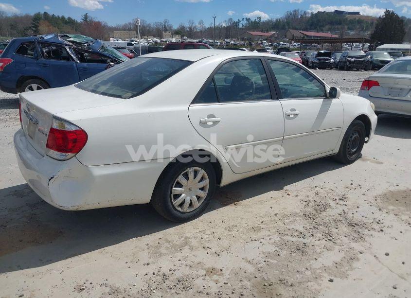 Photo 4 of 2005 Toyota Camry LE (VIN 4T1BE32K25U015248)