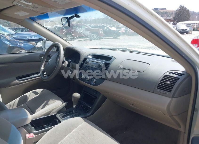 Photo 5 of 2005 Toyota Camry LE (VIN 4T1BE32K25U015248)