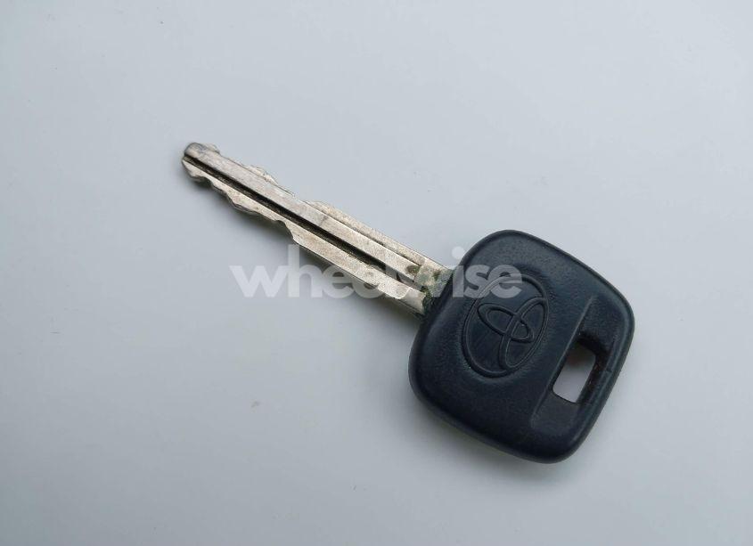 Photo 11 of 2005 Toyota Camry STD (VIN 4T1BE32K25U016674)