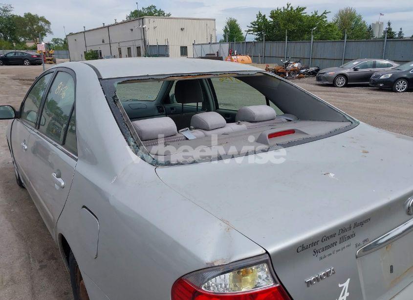 Photo 6 of 2005 Toyota Camry STD (VIN 4T1BE32K25U016674)