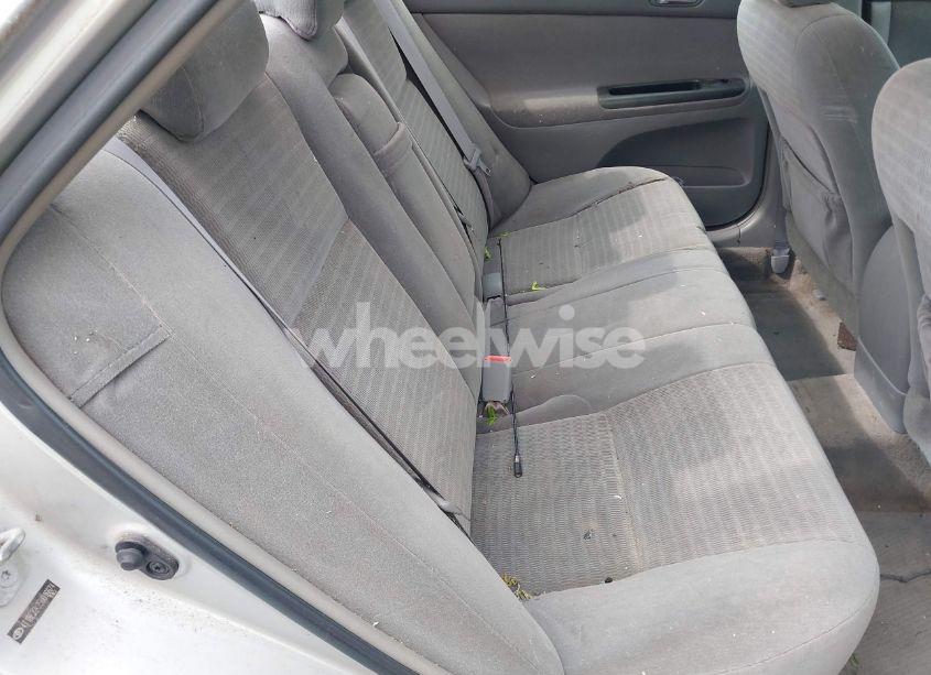 Photo 8 of 2005 Toyota Camry STD (VIN 4T1BE32K25U016674)