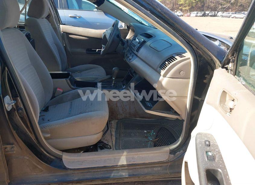 Photo 5 of 2005 Toyota Camry LE (VIN 4T1BE32K25U046399)