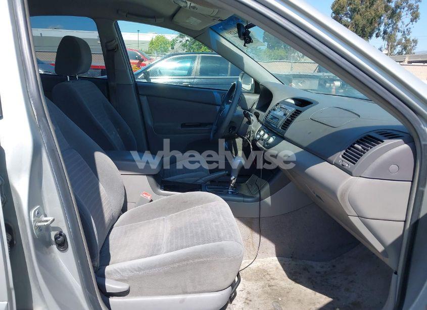 Photo 5 of 2005 Toyota Camry LE (VIN 4T1BE32K25U060643)