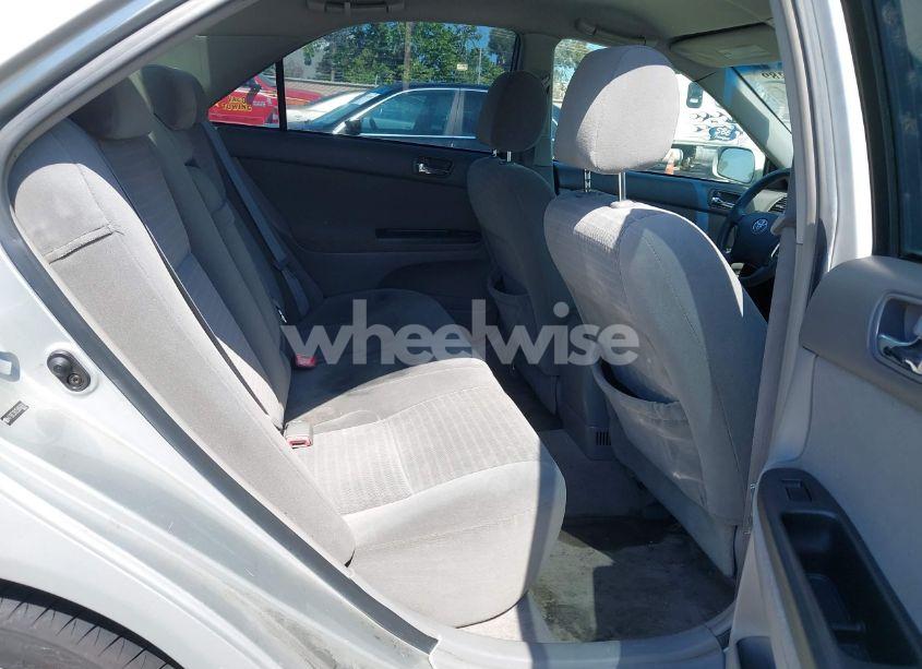 Photo 8 of 2005 Toyota Camry LE (VIN 4T1BE32K25U060643)