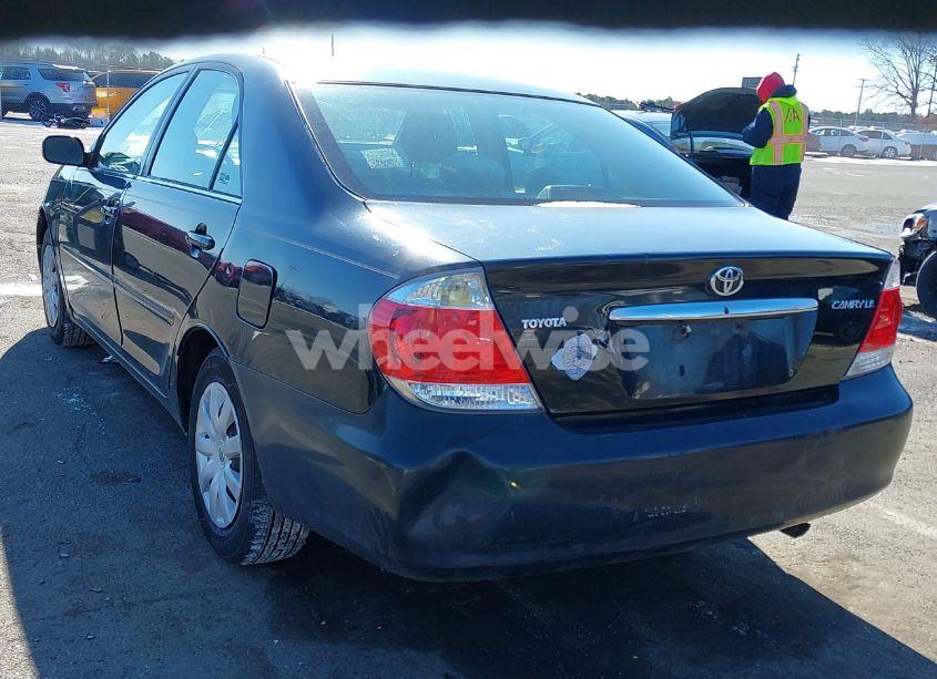 Photo 3 of 2005 Toyota Camry LE (VIN 4T1BE32K25U087664)