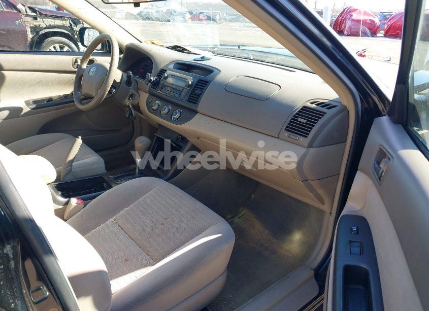 Photo 5 of 2005 Toyota Camry LE (VIN 4T1BE32K25U087664)