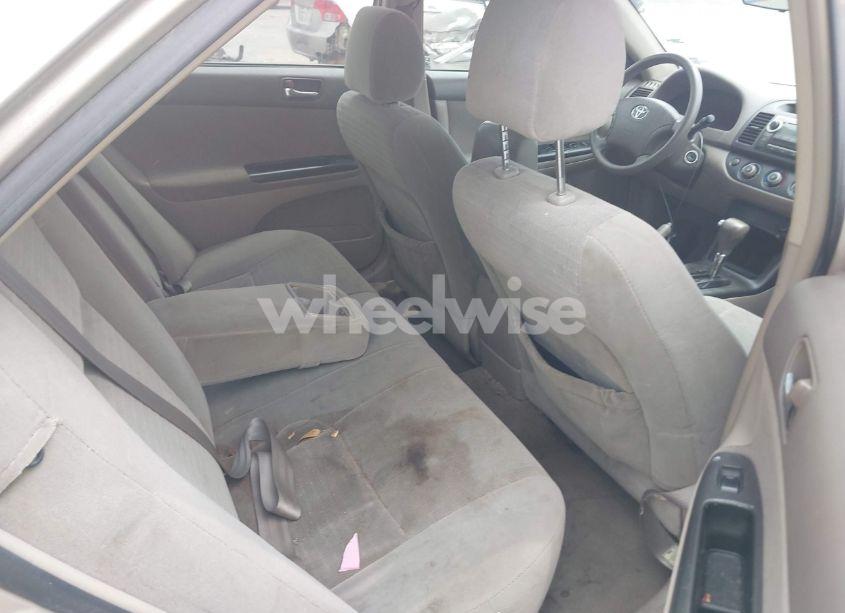 Photo 8 of 2005 Toyota Camry STD (VIN 4T1BE32K25U096221)