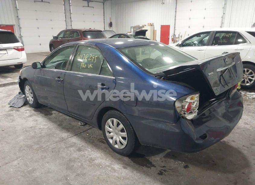 Photo 3 of 2005 Toyota Camry LE (VIN 4T1BE32K25U102390)