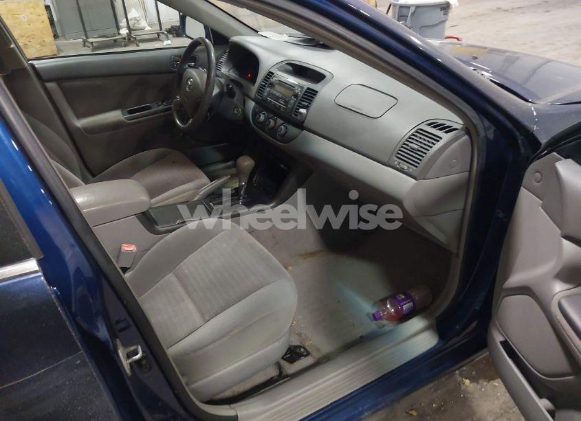 Photo 5 of 2005 Toyota Camry LE (VIN 4T1BE32K25U102390)