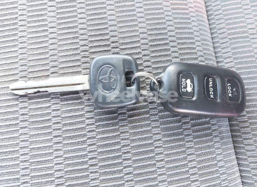 Photo 11 of 2005 Toyota Camry LE (VIN 4T1BE32K25U391156)