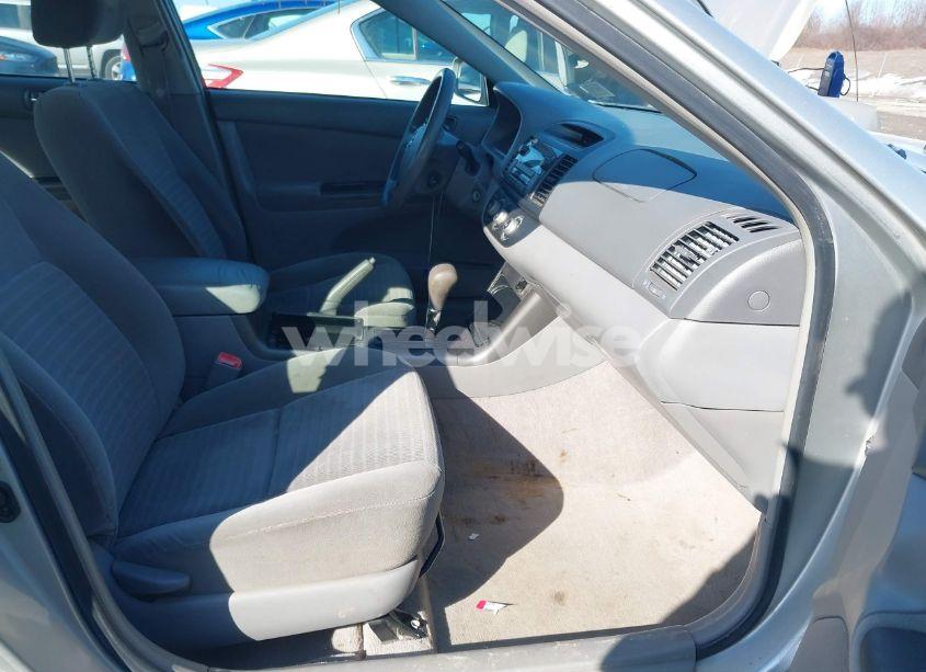 Photo 5 of 2005 Toyota Camry LE (VIN 4T1BE32K25U391156)
