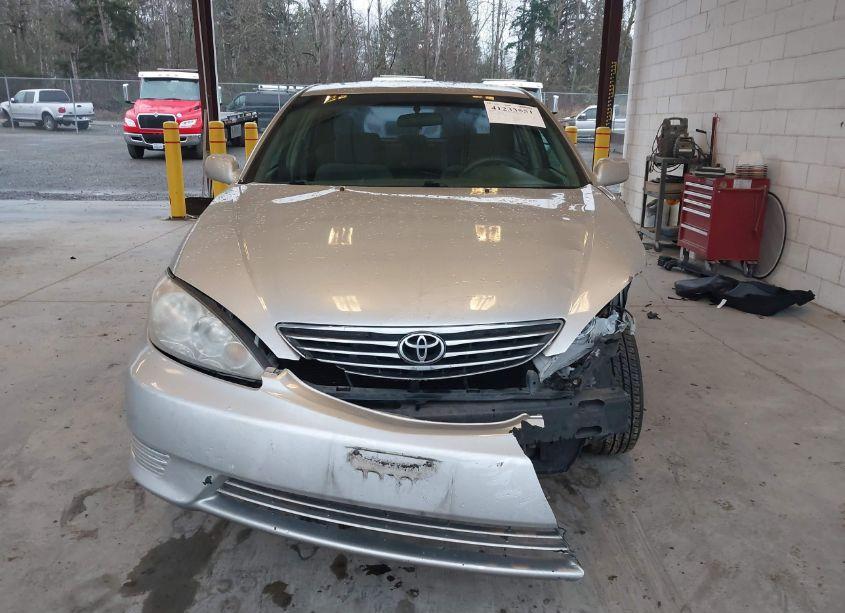 Photo 11 of 2005 Toyota Camry LE (VIN 4T1BE32K25U395899)