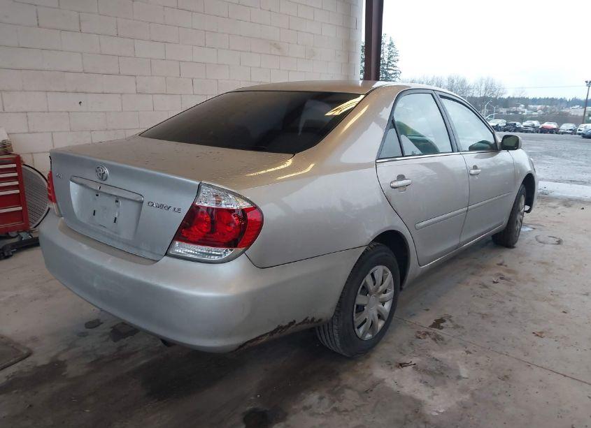 Photo 4 of 2005 Toyota Camry LE (VIN 4T1BE32K25U395899)