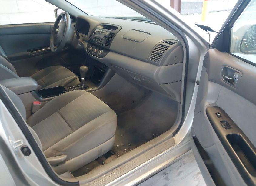 Photo 5 of 2005 Toyota Camry LE (VIN 4T1BE32K25U395899)
