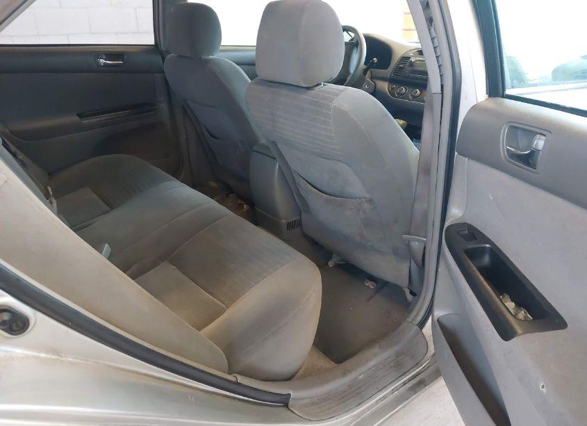 Photo 8 of 2005 Toyota Camry LE (VIN 4T1BE32K25U395899)