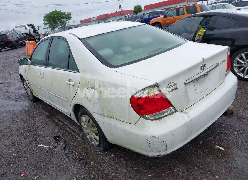 Photo 3 of 2005 Toyota Camry LE (VIN 4T1BE32K25U401121)