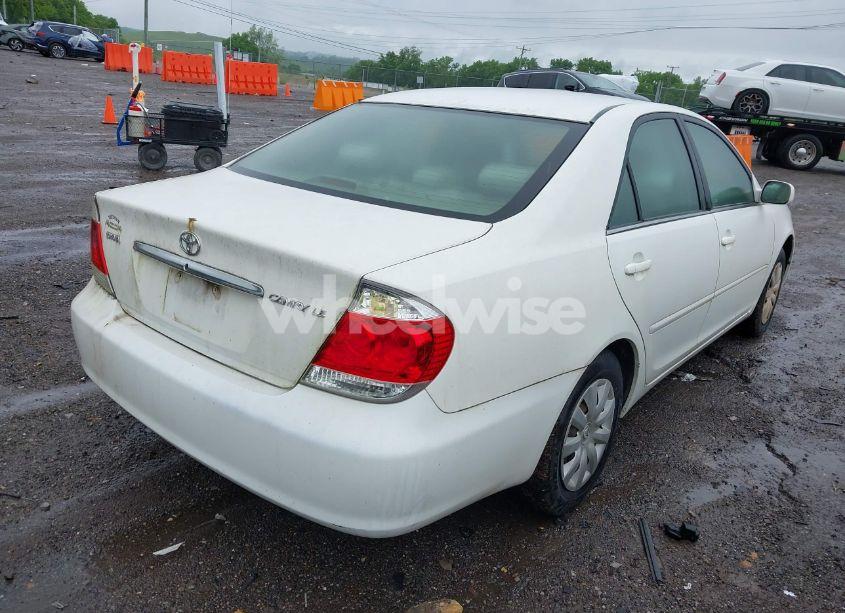 Photo 4 of 2005 Toyota Camry LE (VIN 4T1BE32K25U401121)